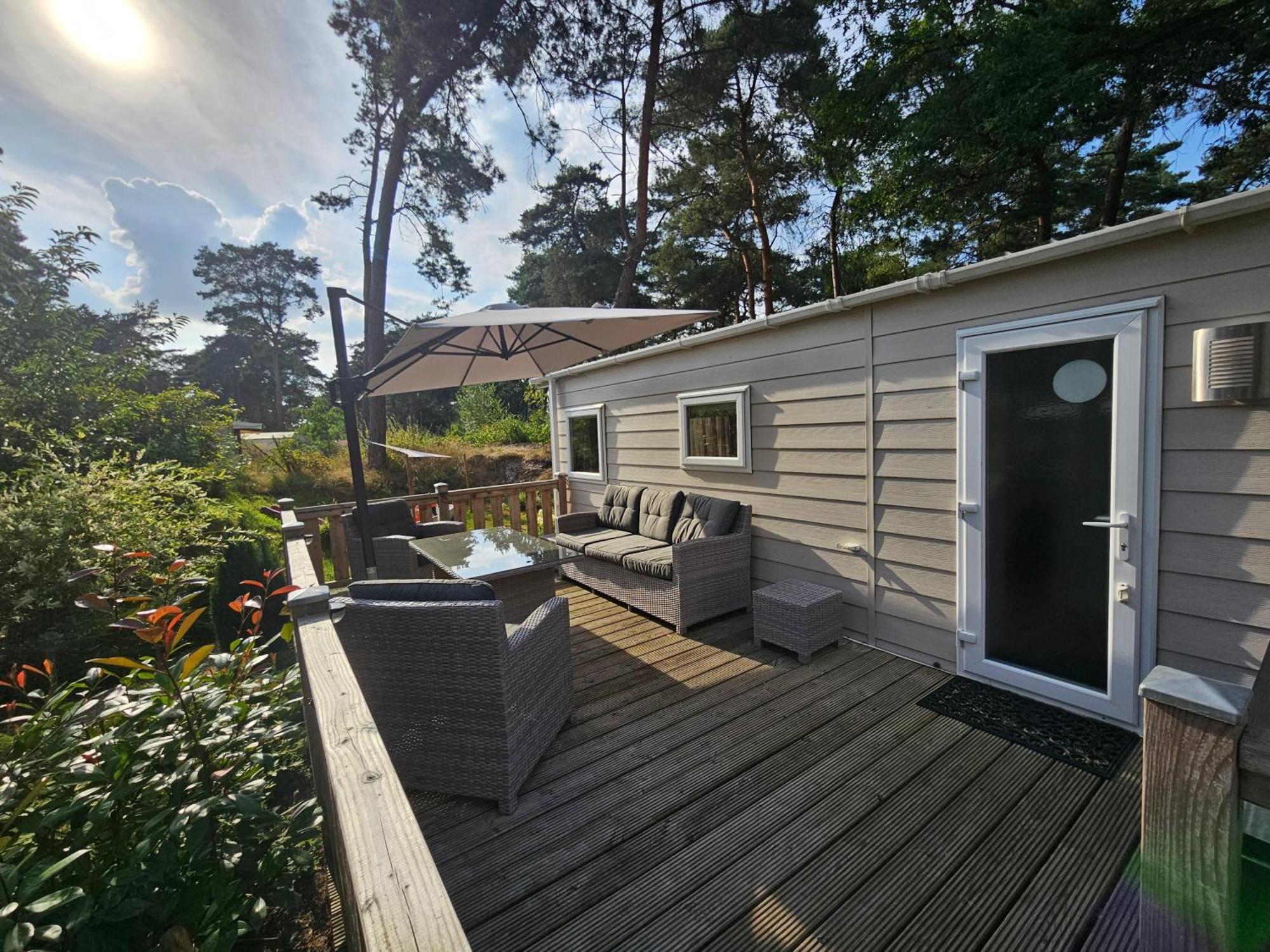 Luxe 4 Persoons Chalet Op 5 Sterren Camping Raalte Esterno foto