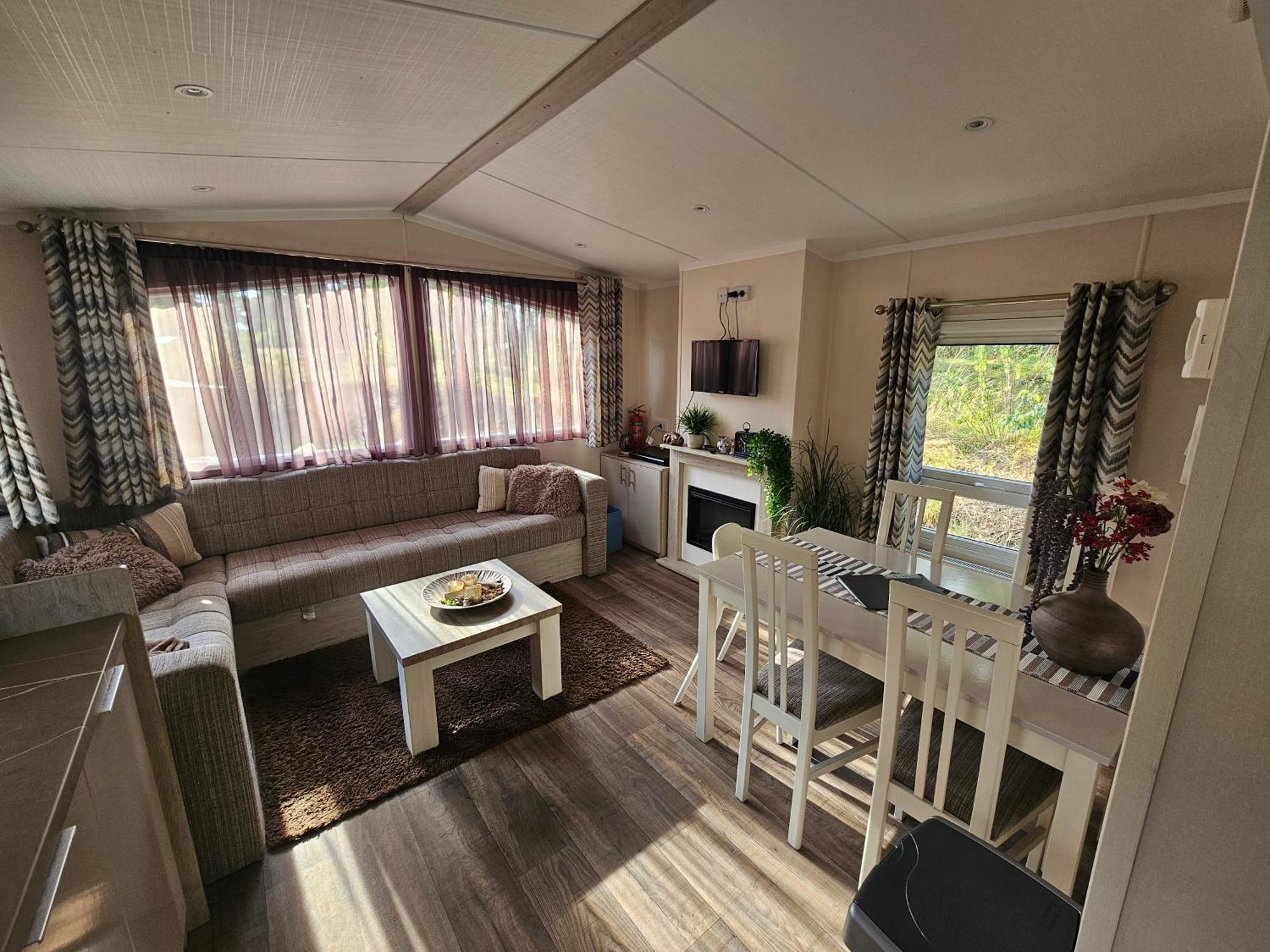 Luxe 4 Persoons Chalet Op 5 Sterren Camping Raalte Esterno foto